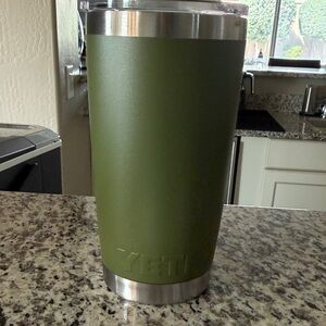 Yeti Olive Green Tumbler with lid